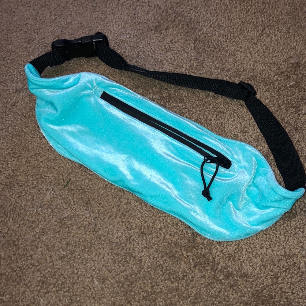 Triangle blue crush fanny pack